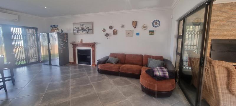 6 Bedroom Property for Sale in Outeniqua Strand Western Cape